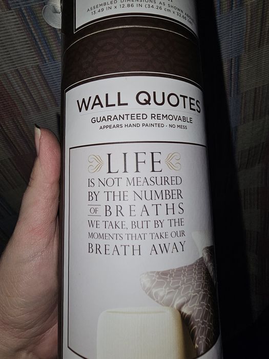 Decoratiune cu adeziv pt perete