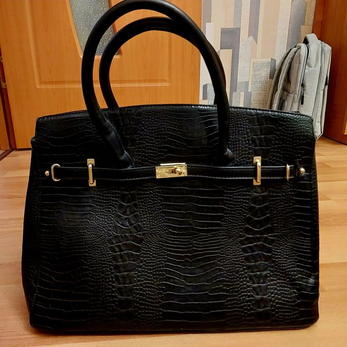 Продаются женские сумки
