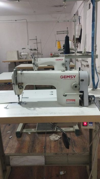Швейная машина Gemsy