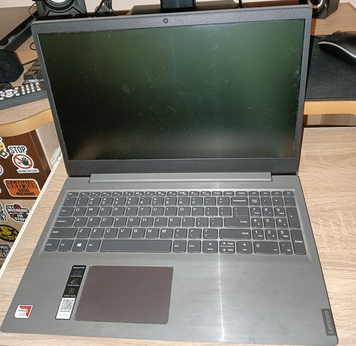 Vând Laptop Lenovo IdeaPad S145-15AST AMD A6