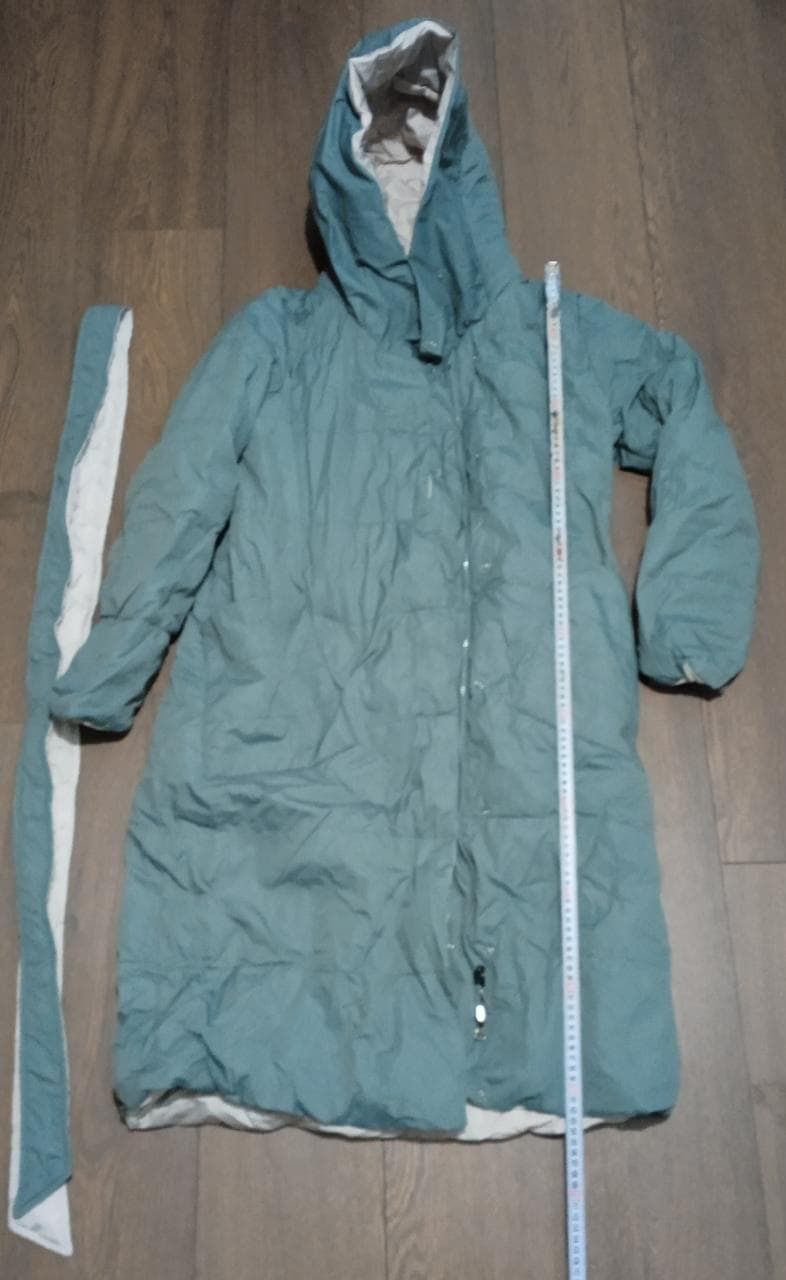 Куртка женская, с капюшоном, метр  48-50р, двухсторонний, не промокаем