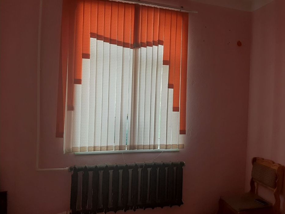 Семье или СТУДЕНТАМ
Сдаётся коттедж 
6 соток 
4 комнат 
2 санузла 
Ор: