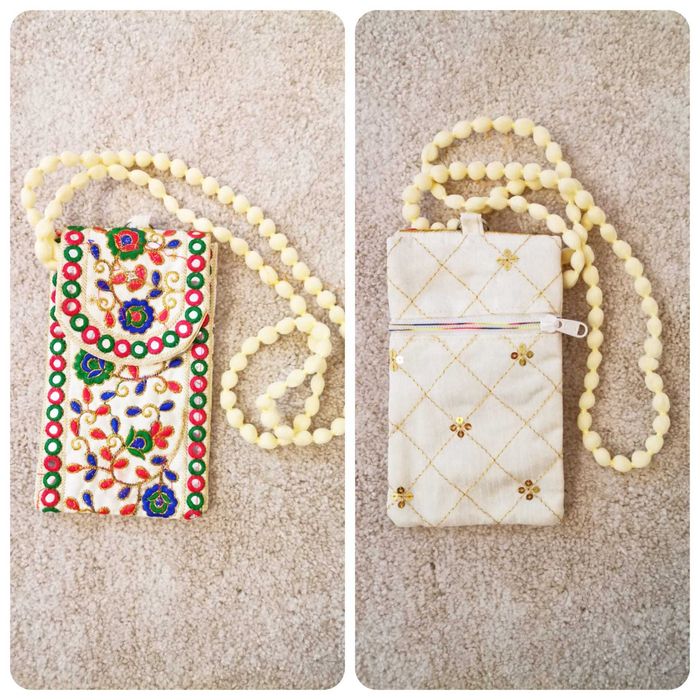 Gentute traditionale brodate din India