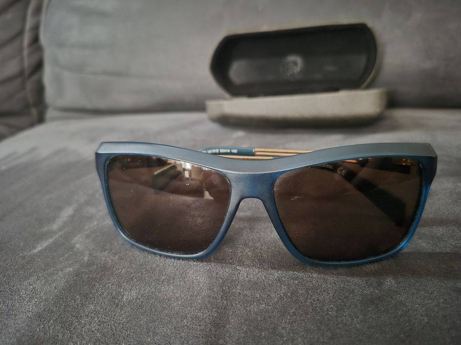 Vând ochelari de soare Diesel originali.