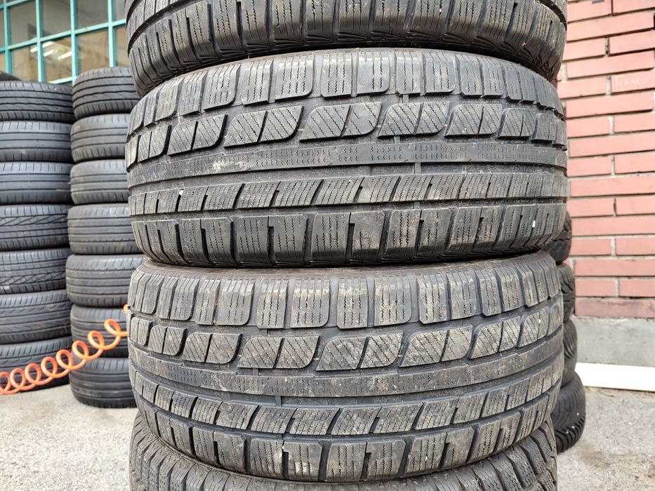 Продавам 4 зимни гуми 235/55/18 Star Performer