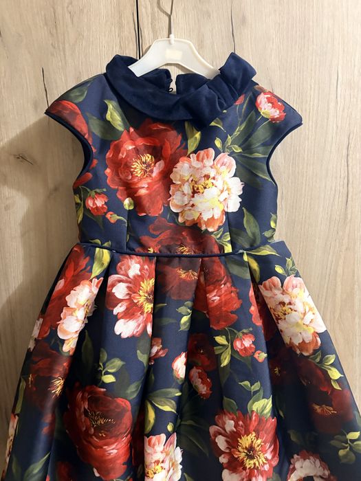 Официални рокли като нови