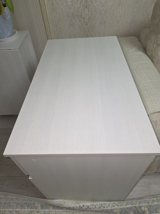 Продам школьную парто стол в хорошем состояние без царапин и сколов