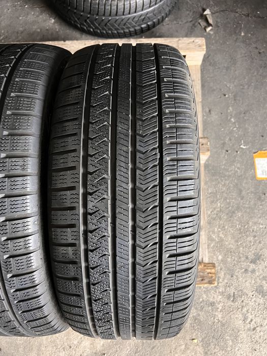 2 anvelope iarna 235/45/19 , Vredestein !