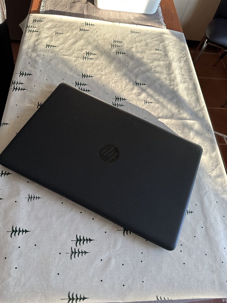 Laptop HP 15 db1 Ryzen 3200U 4GB RAM 512 GB SSD