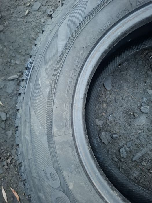 Vand 1 anvelopa 225 70 15 C hankook de iarna