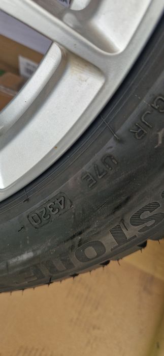 Оригинални алуминиеви джанти 17" Ауди с гуми