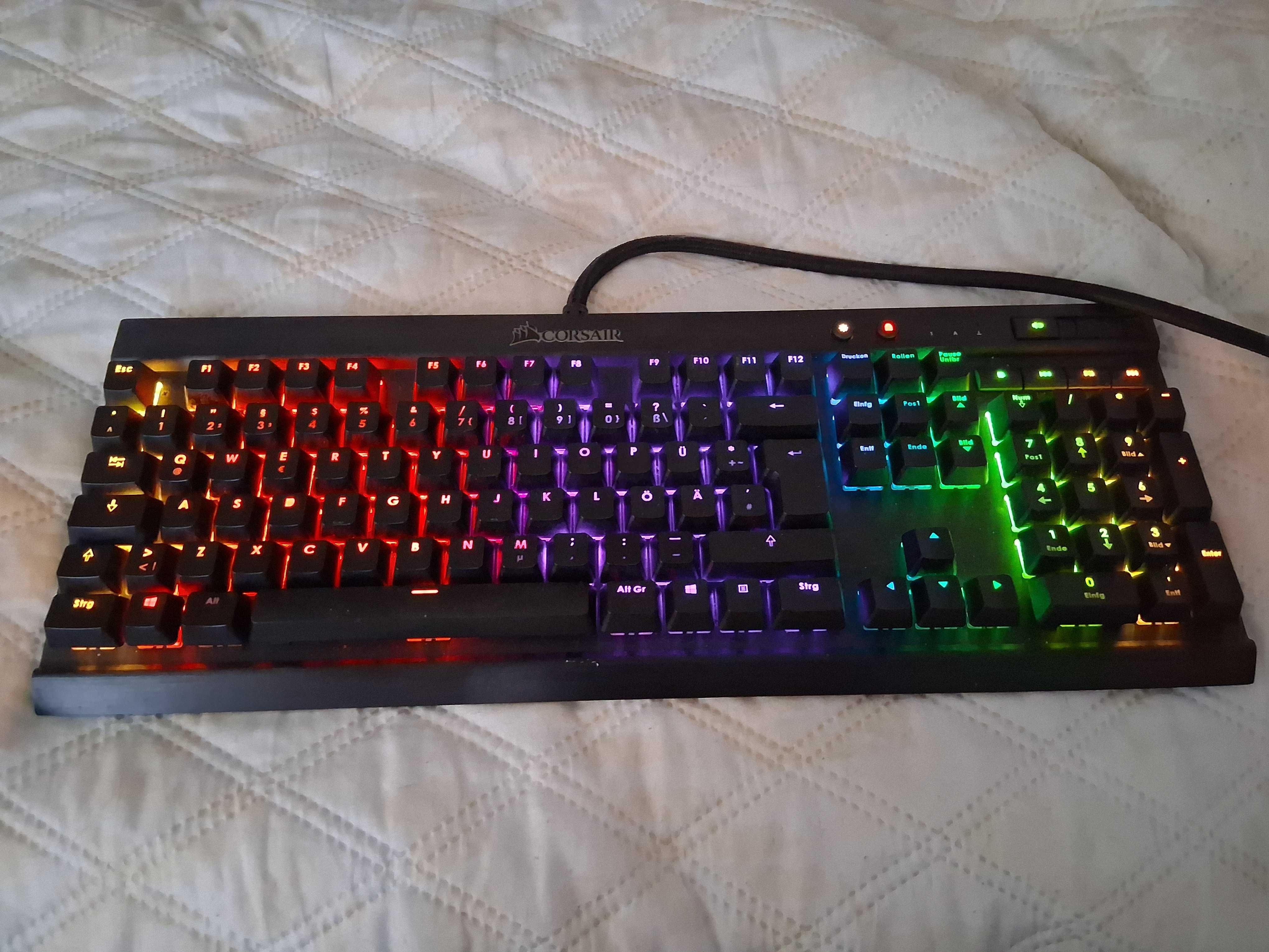 Клавиатура Corsair K70 RGB