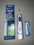 Електрическа четка за зъби Oral-B Advance Power