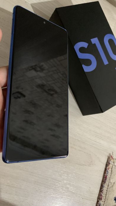 Samsung S10 Lite .
