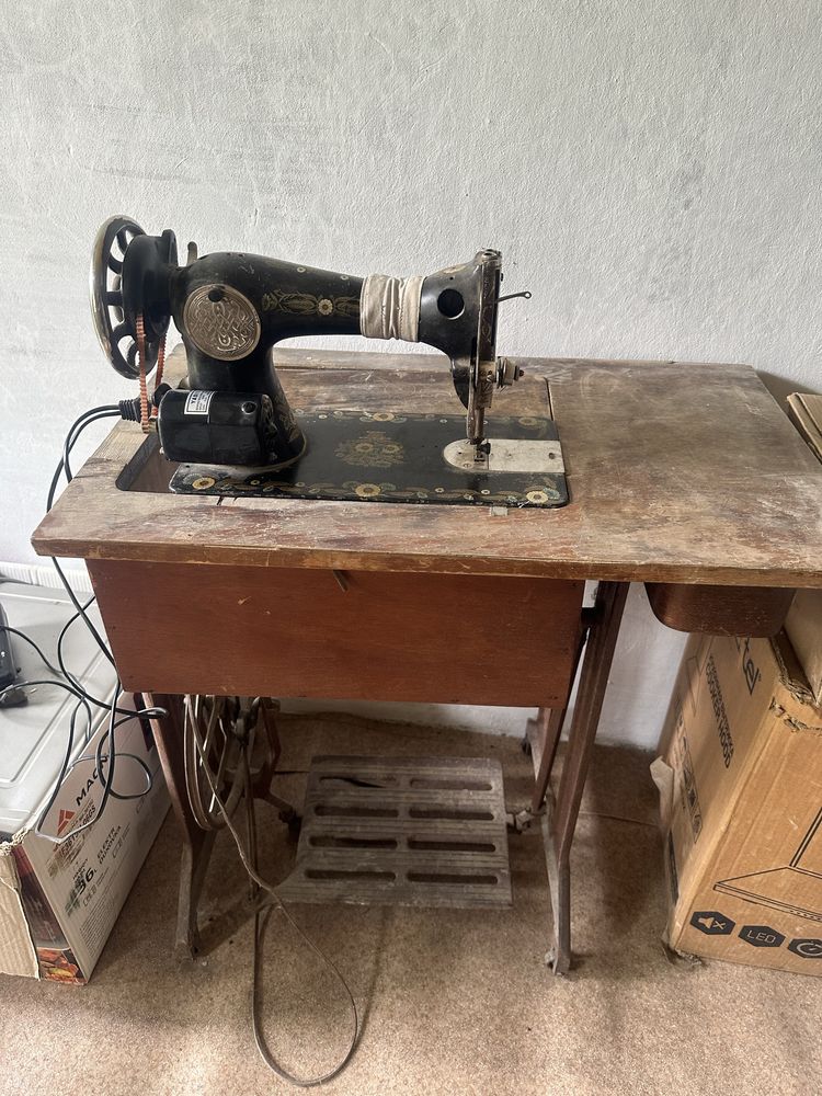Швейная машинка электрический и механический