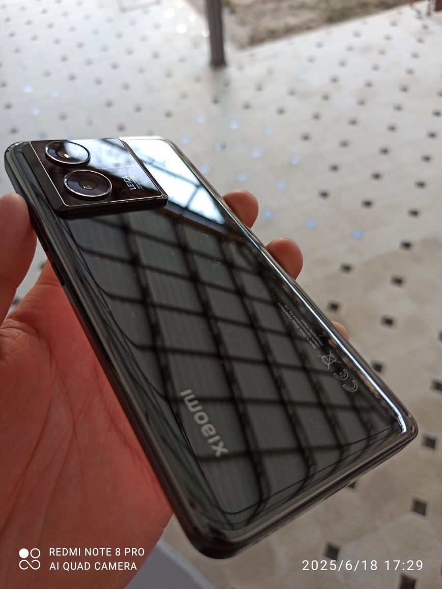 Xiaomi 13T 8/256Gb Qora yaxshi holatda