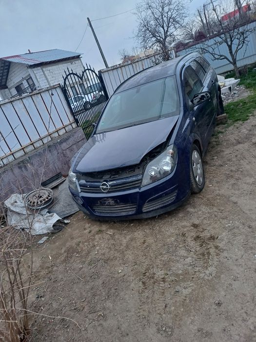 Vand sau dezmembrez motor desel  nr de tel