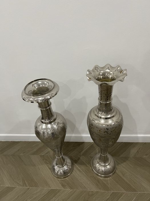 Декоративные напольные вазы из металла