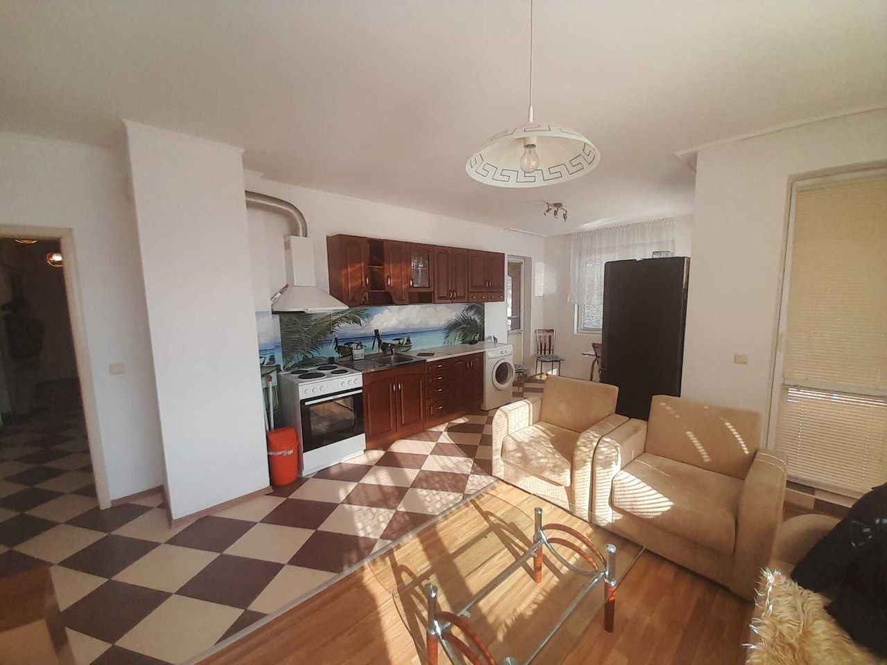 Дава се под наем Тристаен апартамент в Варна, Трошево - 100 кв.м за 561 € - Снимка #1