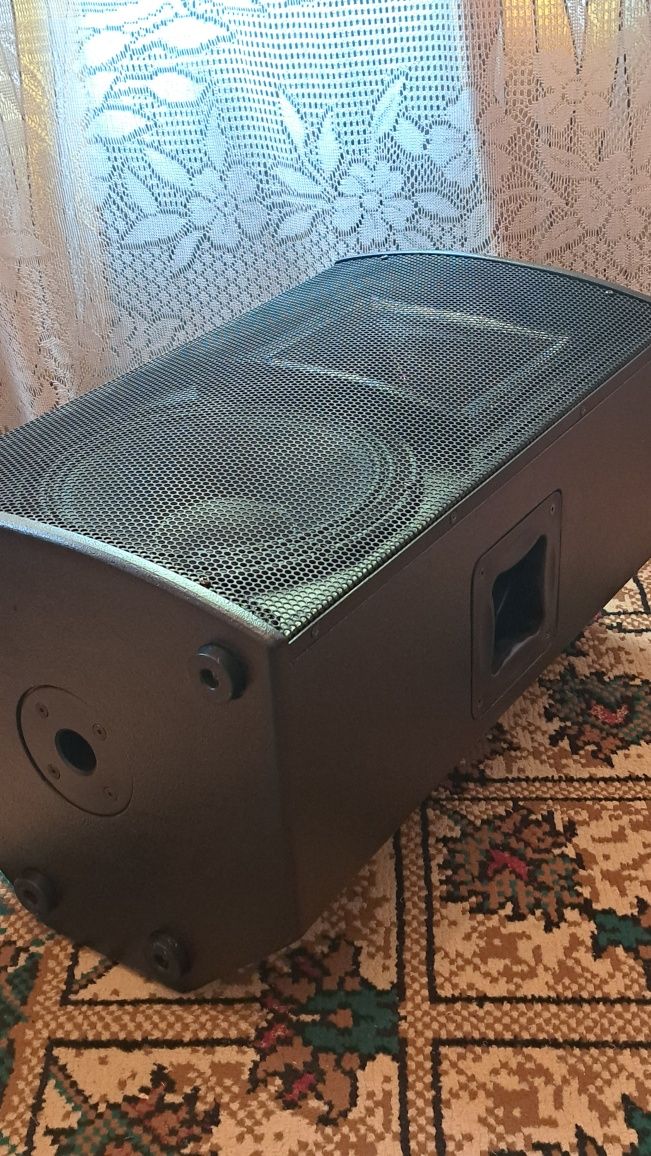 Boxe (top) 12 inci 650W
