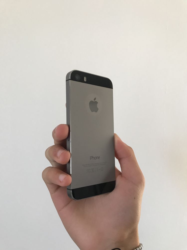 Iphone 5s impecabil liber de retea