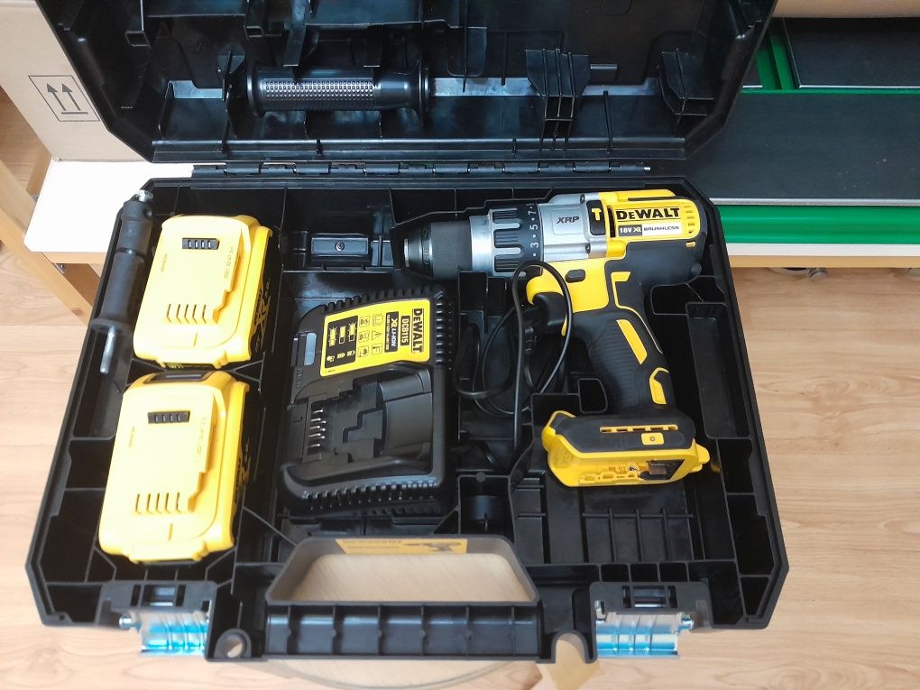 Продам ударную дрель-шуруповерт De Walt 18V XR Li-Ion