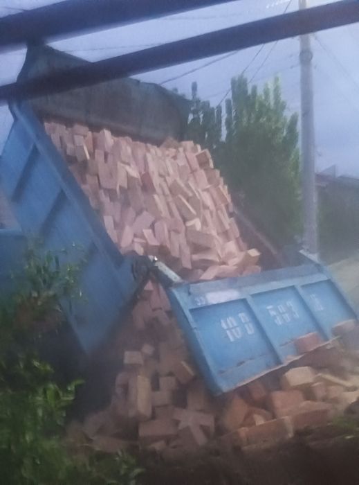 Zil 130 samasval srochna sotiladi