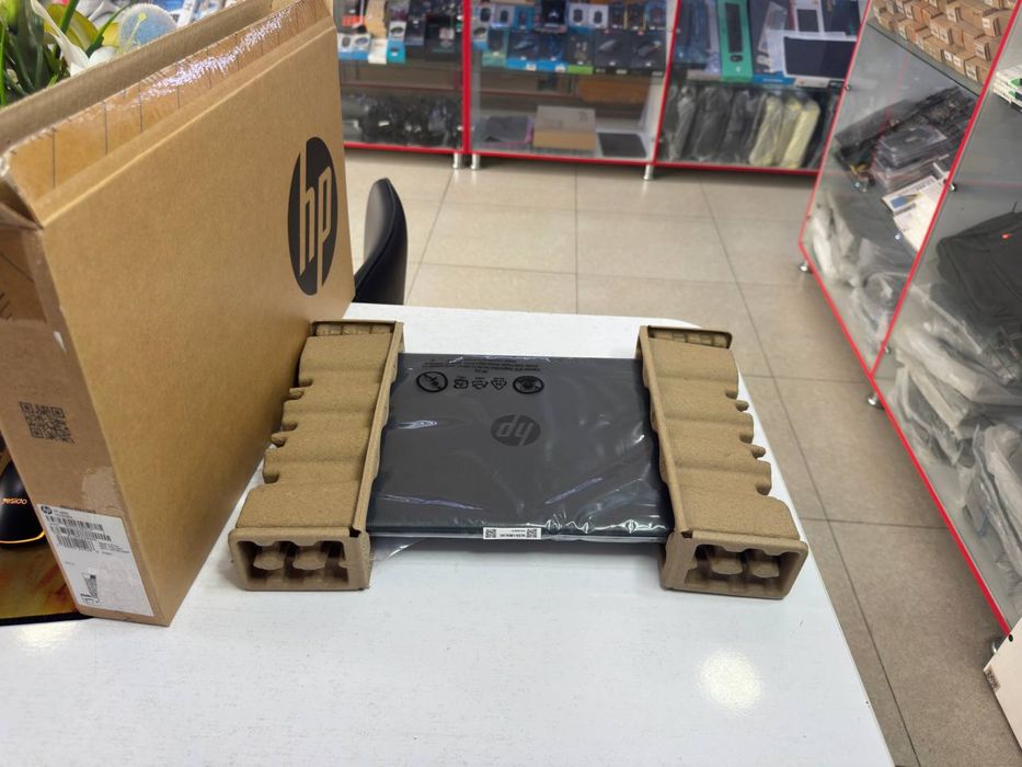 Hp ryzen 7 16/1TB SSD mutloqo yangi noutbuk