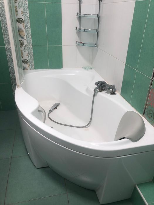 Акриловая ванна б/у