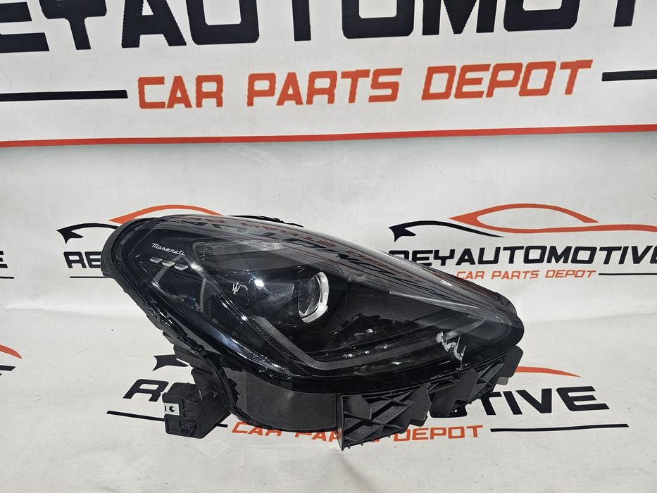 Far dreapta led Maserati Grecale