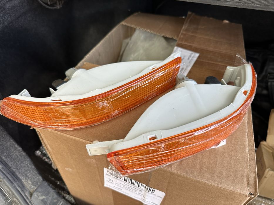 Поворотники на Toyota Camry 10 левый, правый новый в коробке