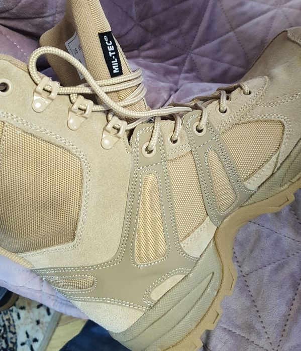 Bocanci MIL TEC marimea 42.