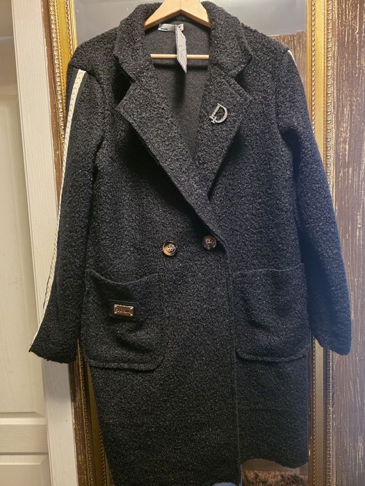 Чисто ново италиански палто страхотно
