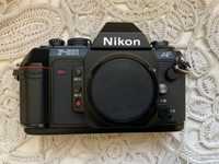 Aparat foto vintage pe film Nikon F-501 AF superb!