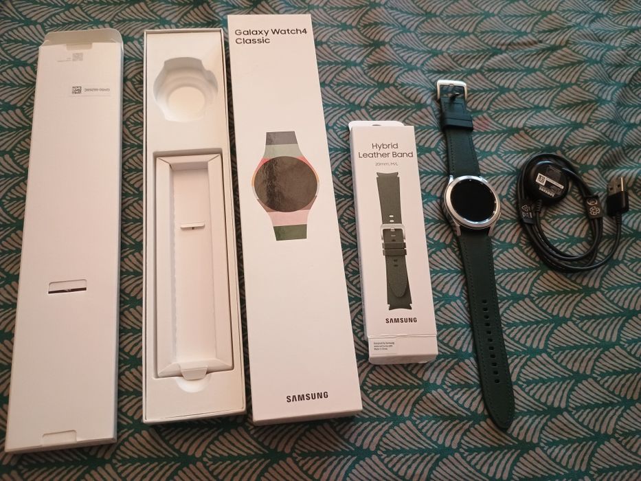 Часовник Samsung galaxy watch 4 classic