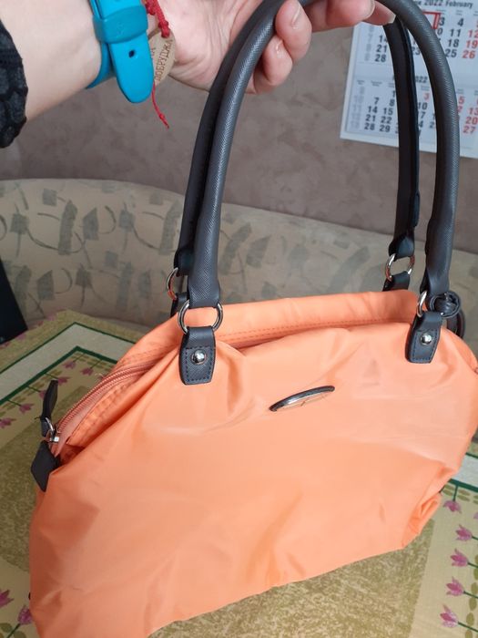 Сладка,оранжева дамска чанта