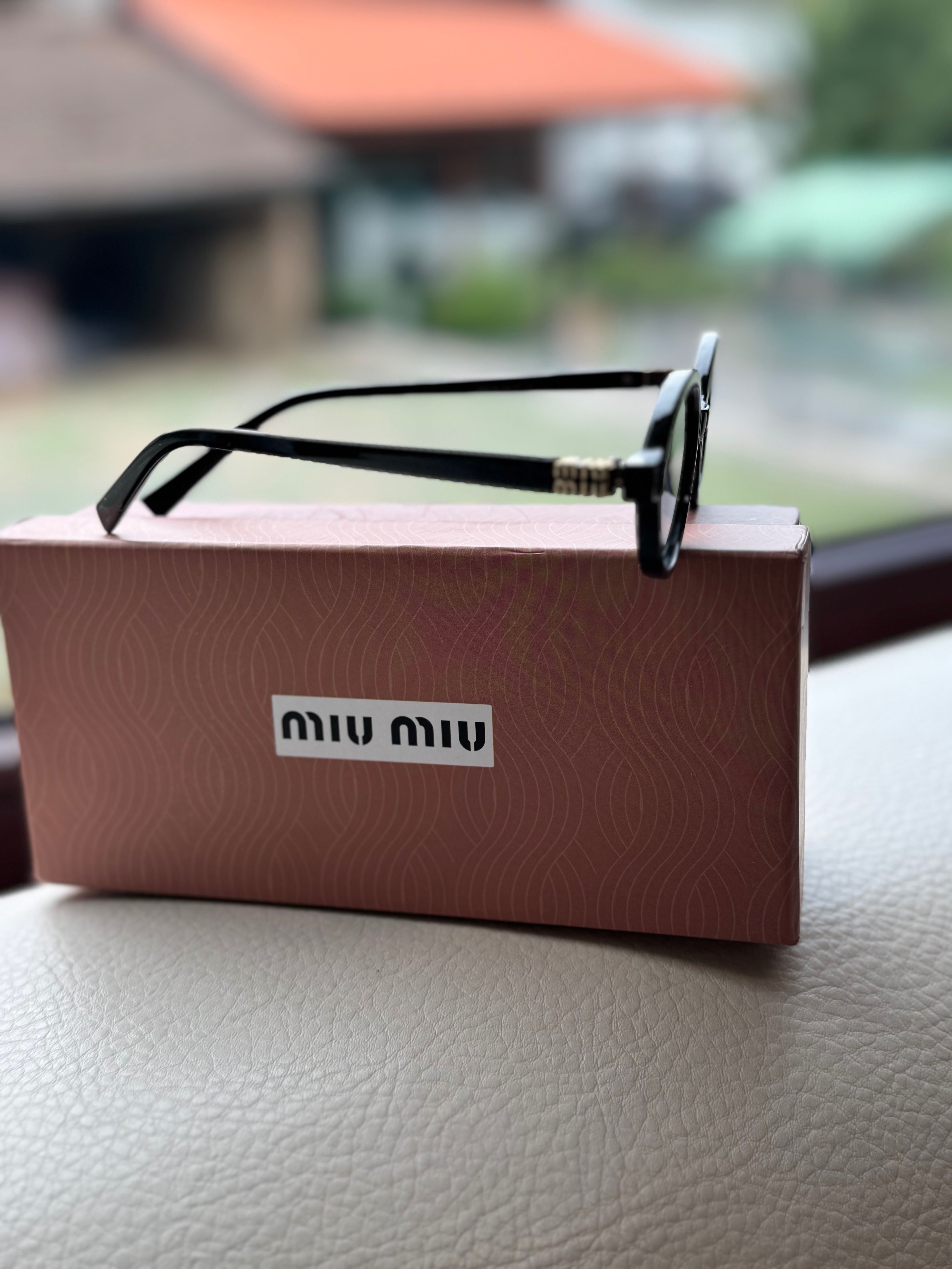 Нови очила miu miu.
