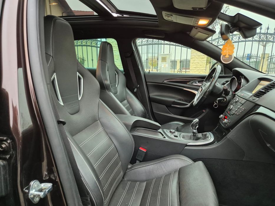 Opel Insignia  SPORT-TOURER 2013 -OPC-LINE -BI-Turbo-194-CP-Panoramic