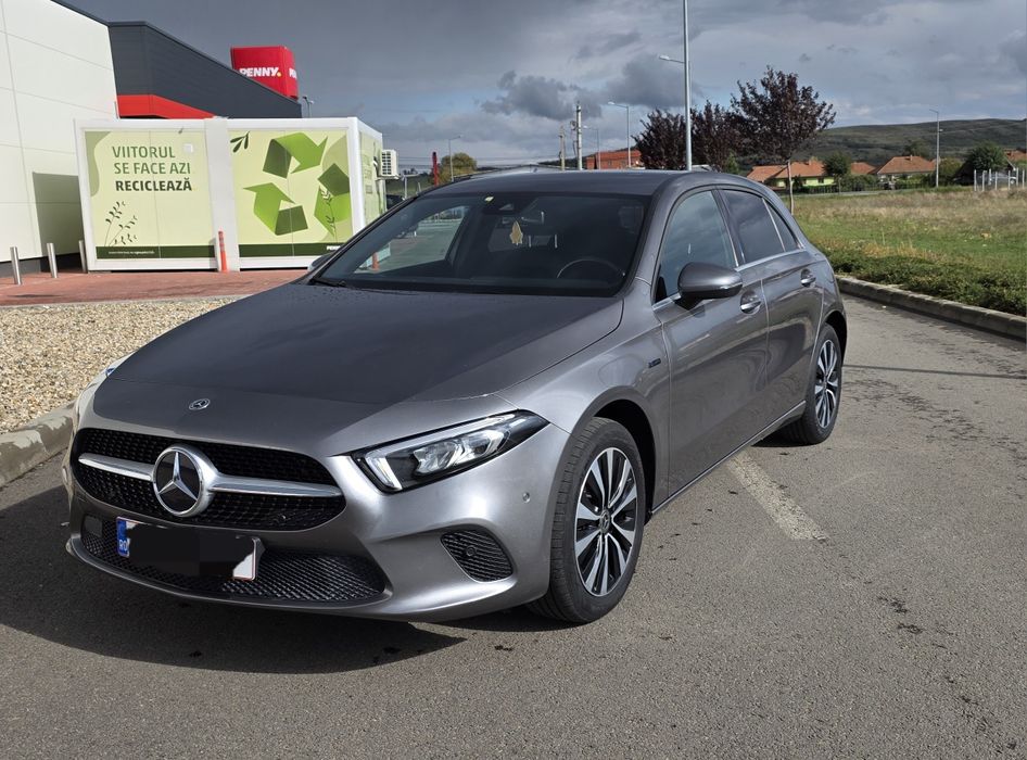 Mercedes benz A250e Plugin Hibrid / benzina 1332  cc Automat