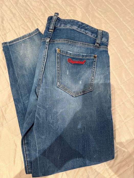 Дамски дънки DSQUARED2 с ниска талия. Нови