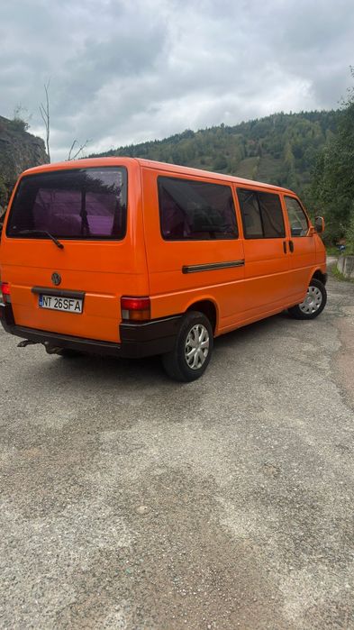 Vând t4 Caravelle 8+1 motor 1.9 clasic 3600€