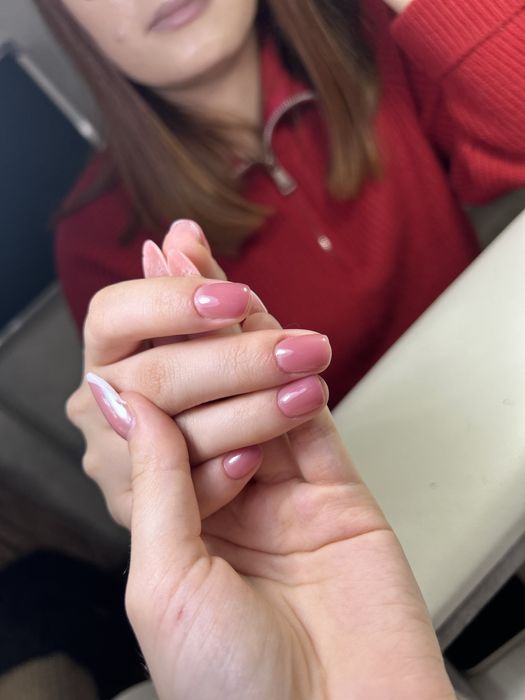 Маникюр  лак  4.000 аэропорт