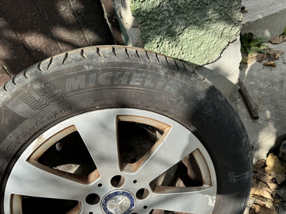 4 бр оригинални джанти 5х112 16ки с летни гуми  Mercedes W204