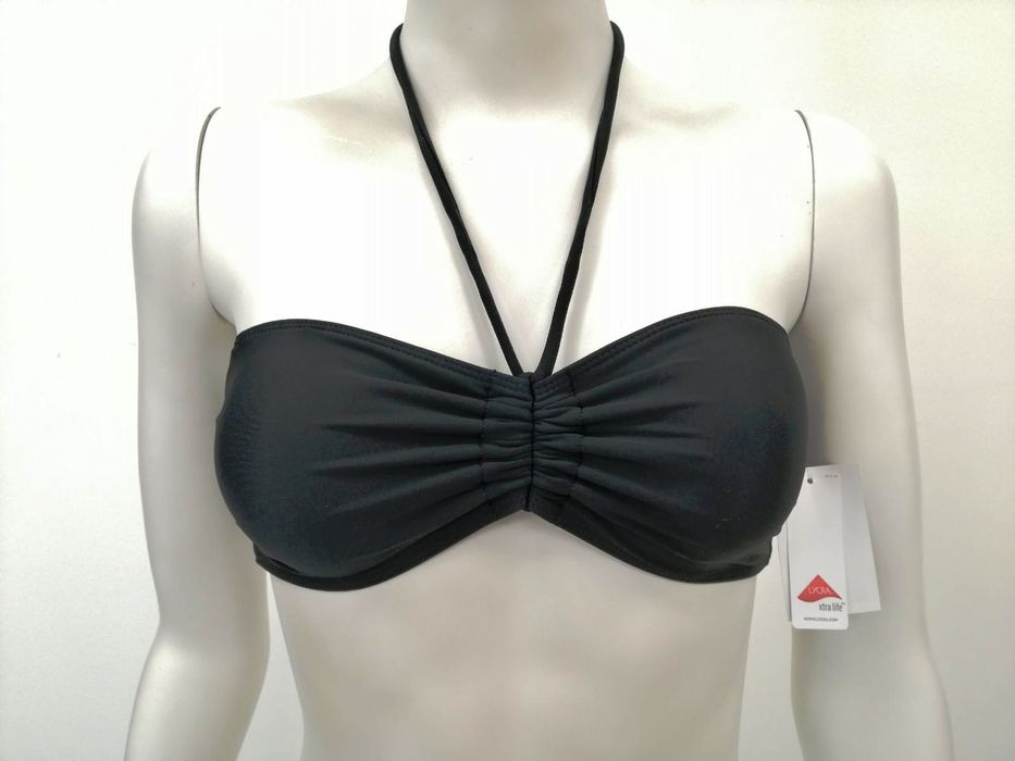 Vand aproximativ 2000 de costume de baie C&A