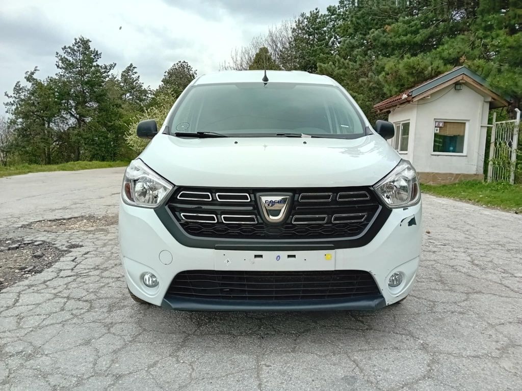 Продавам Дачия Докер 1.5dci 2021г.