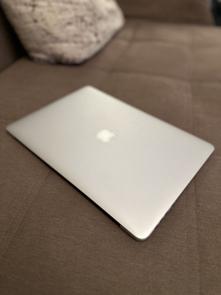 MacBook Pro Retina 15,6