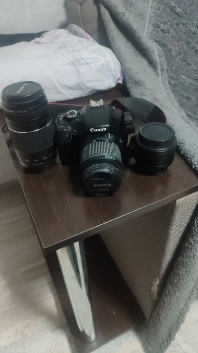 Фотоаппарат Canon D1000