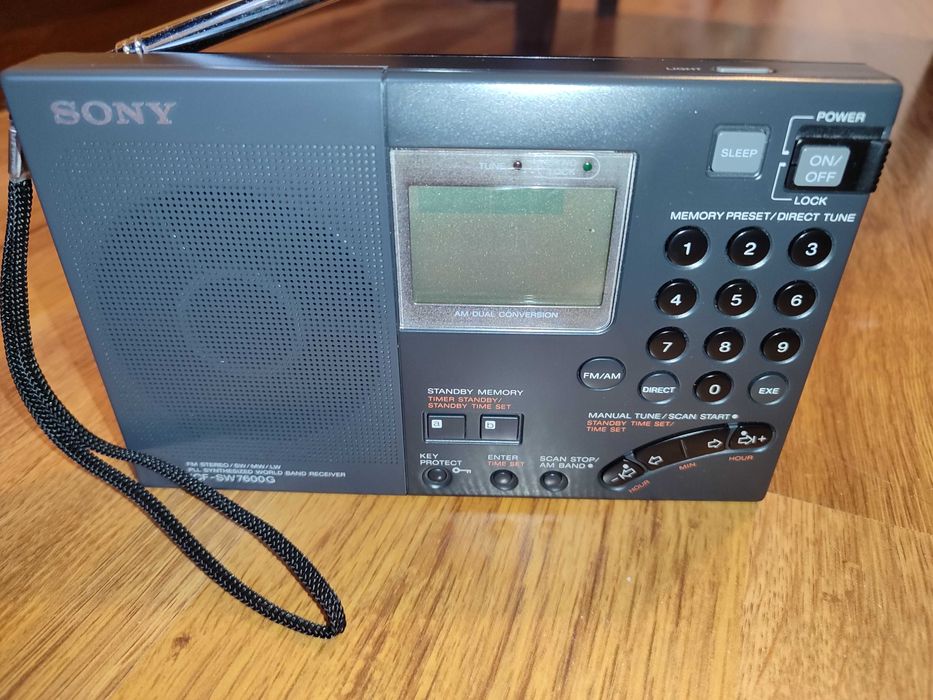 Sony ICF-SW7600G FM Stereo/SW/MW/LW PLL World Radio.
