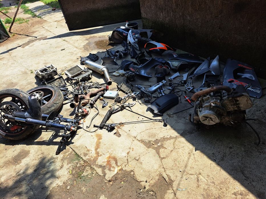 Piese aprilia rsv 1000