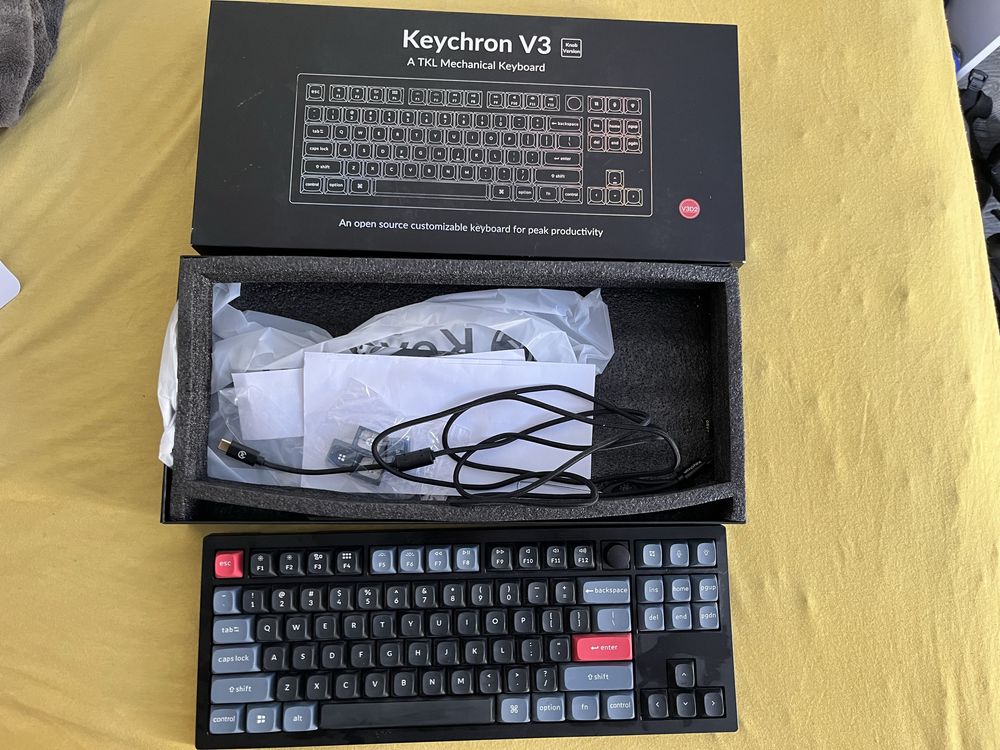 Механична клавиатура KEYCHRON V3 TKL KNOB QMK